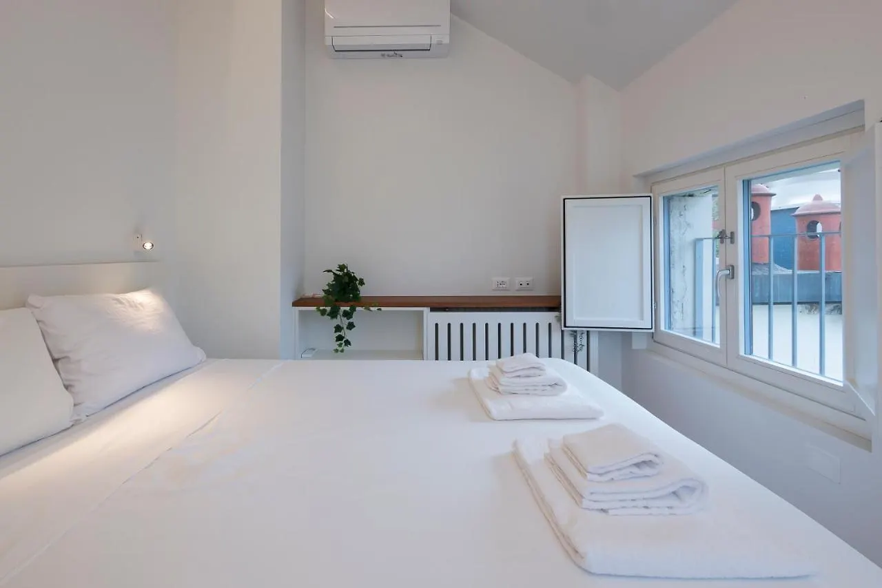 Luxury Apartment Near Arco Della Pace Guerrazzi 9 밀라노