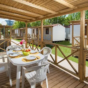 https://camping-village-misano-fronte-spiaggia.emilia-romagnahotels.net